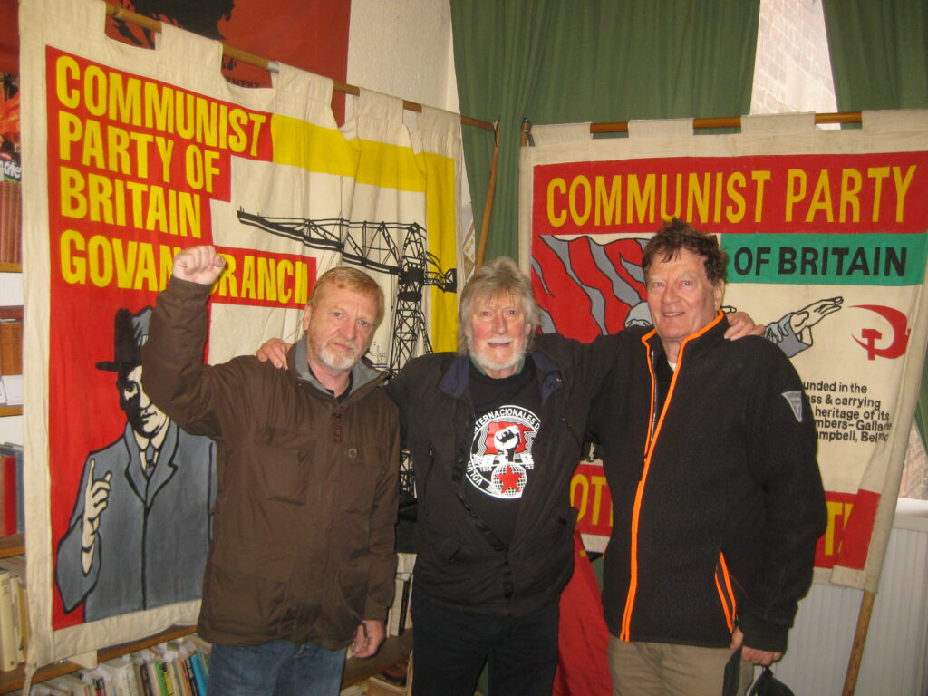  Iain, Stuart and Allan in the party offices in Glasgow – – del af en fotoreportage af afsløringen af monumentet ‘Blockade-Runners fo Spain’ i Glasgow 2. marts 2019