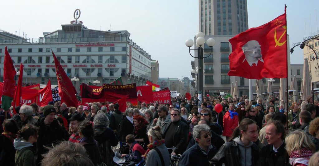 Kommunistisk 1. maj demonstration på Medborgarplatsen, Stockholm, Sverige, 2006