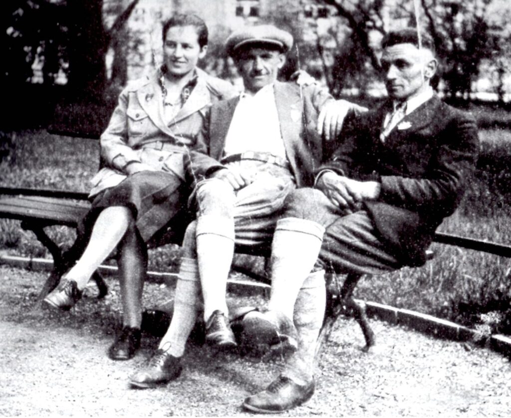 Hans Beimler with his wife Centa and friend Innozenz Rehm, 1930