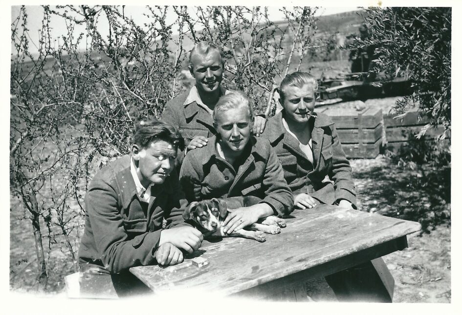 Hans Petersen, Harald, Kai y Aage Nielsen en Albacete, alrededor de febrero y marzo de 1937