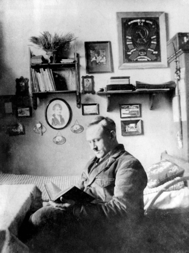 Ernst Henning in his home. Photo editor enhanced